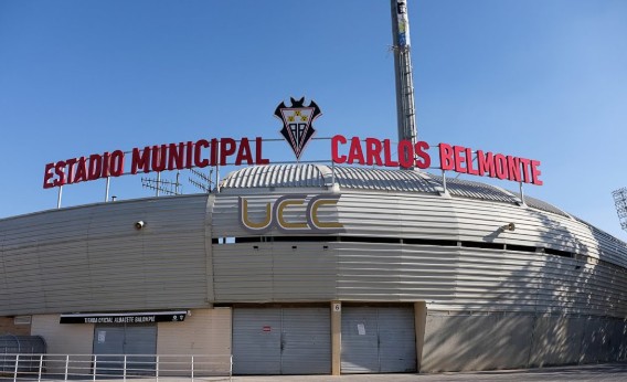 Carlos Belmonte renueva accesibilidad y seguridad, Manuel Serrano lo comprueba