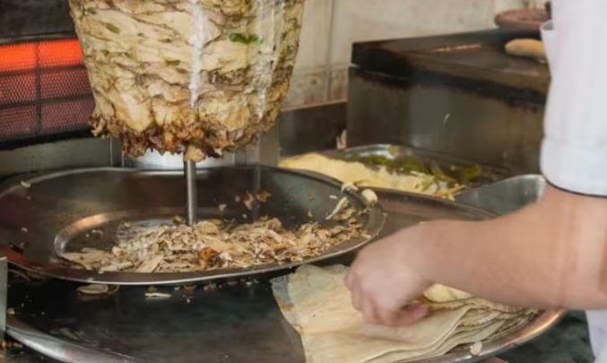 Sin licencia municipal: dos kebabs de Logroño son clausurados